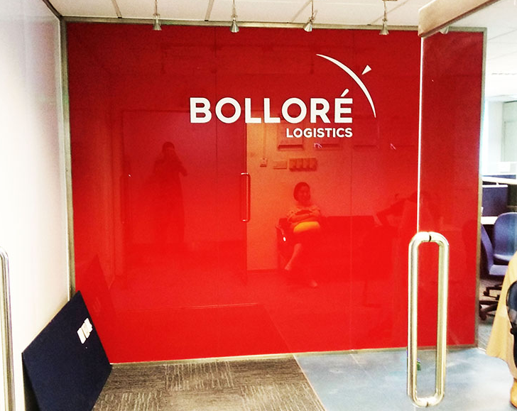 企業公司玻璃形象墻設計