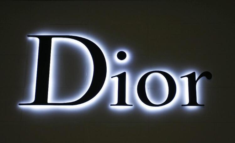 亞克力發(fā)光字