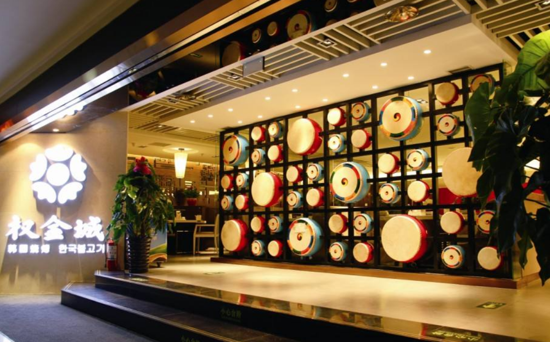 花萬里餐飲空間文化墻設計